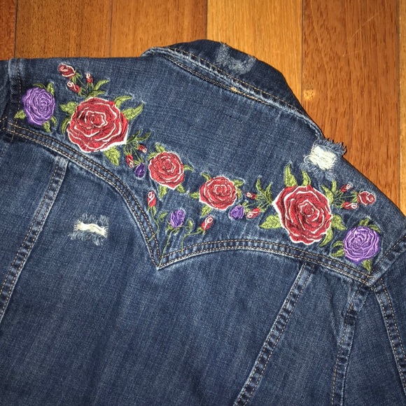 Blank NYC Floral Embroidered Jean Jacket - Picture 7 of 11